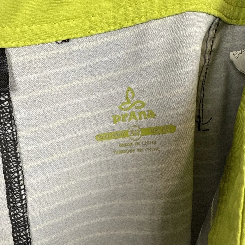 Prana Mens Board Shorts Size 32 Grey Lime Green Striped UPF 50+ Swim Trunks